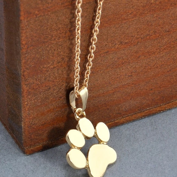 Jewelry - Just Arrived!! Dog pendant paw print necklace